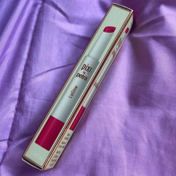 LipGlow pixi by petra Tinted Lip Balm - LipGlow Ruby 1.5g - Picture 4 of 5
